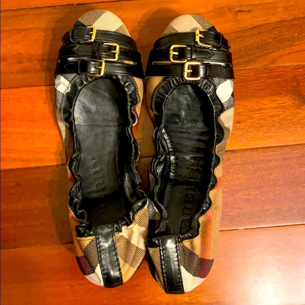Burberry flats